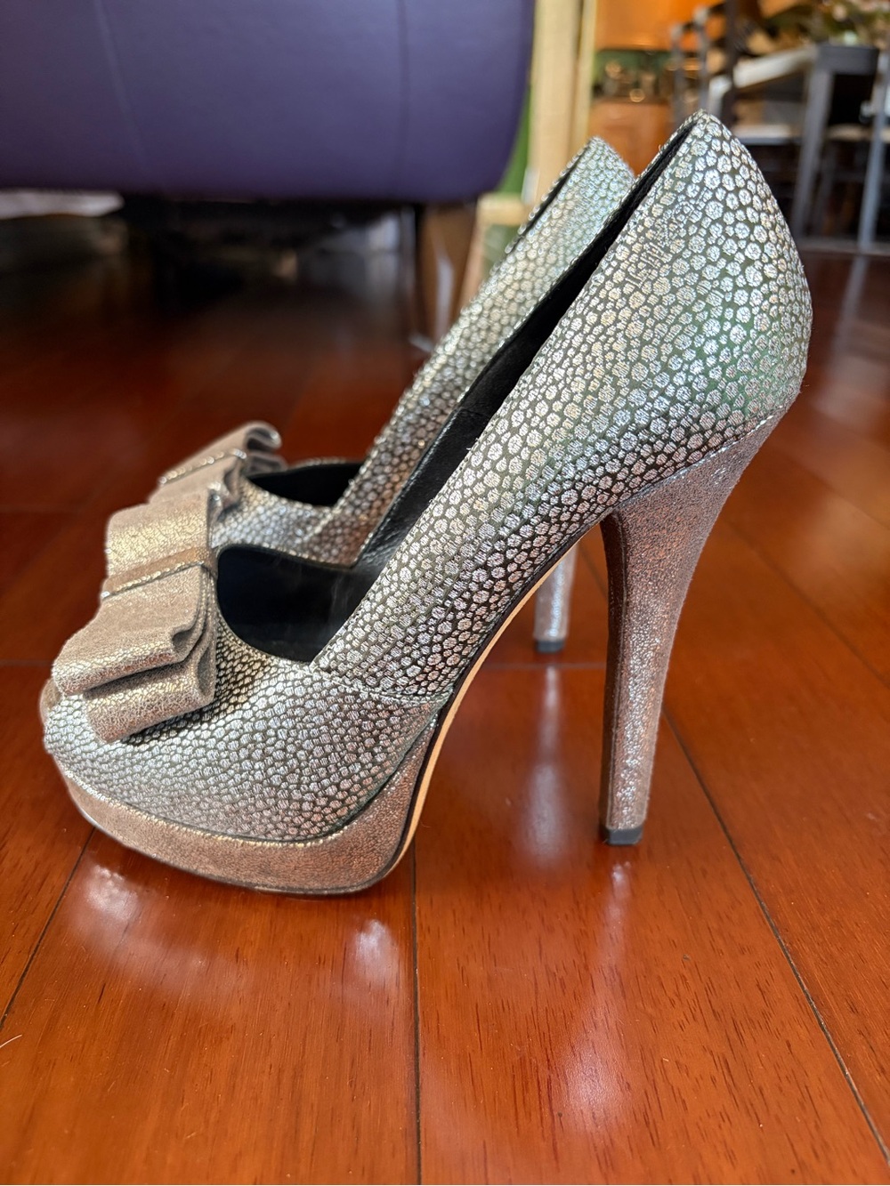 Fendi Metallic Silver Bow Platform Stiletto Pumps